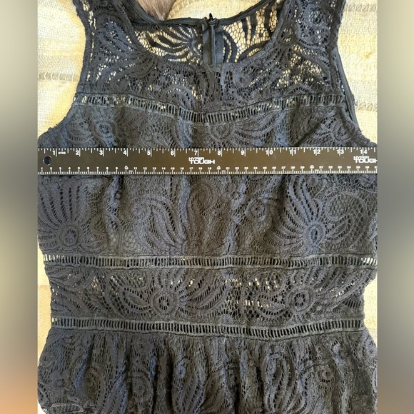 2/$30 En Force Ladies’ size 8  Black Lace Mini Dress - Picture 7 of 9